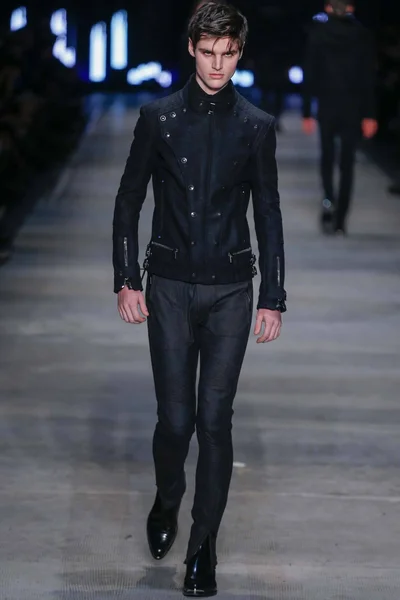 Look 12